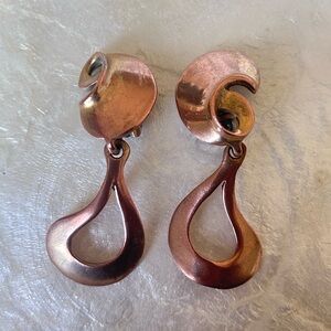 Vintage Oscar De La Renta Signed  Clip Earrings Rose gold tone